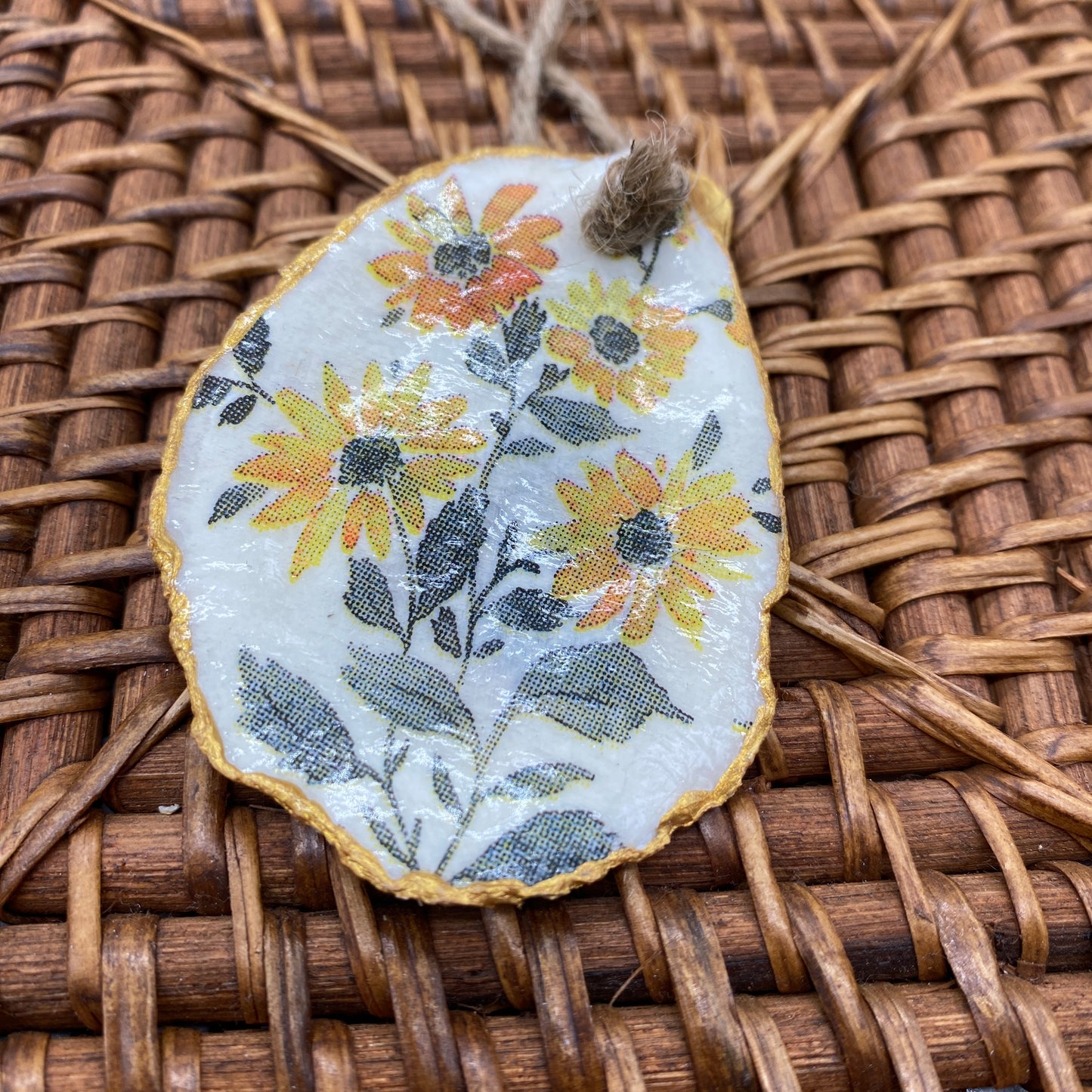 Small Oyster Shell Gilded Decoupage, Trinket Dish, Jewelry Tray, Gift, Ornament, Event Favor