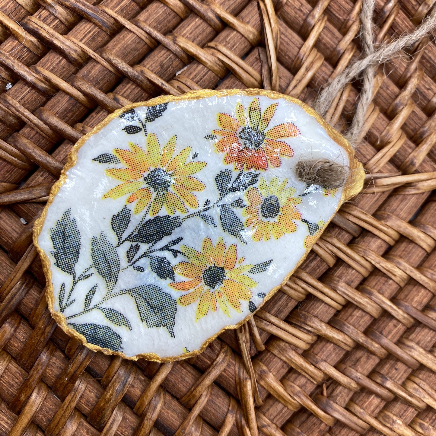 Small Oyster Shell Gilded Decoupage, Trinket Dish, Jewelry Tray, Gift, Ornament, Event Favor