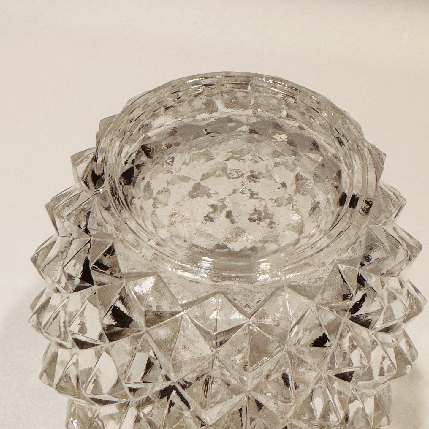 Clear Cut Glass Diamond Perfume Bottle with Stopper