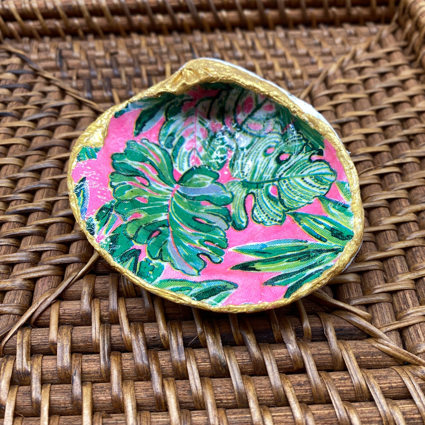 Medium Clam Shell Gilded Decoupage, Trinket Dish, Jewelry Tray, Gift, Ornament, Event Favor