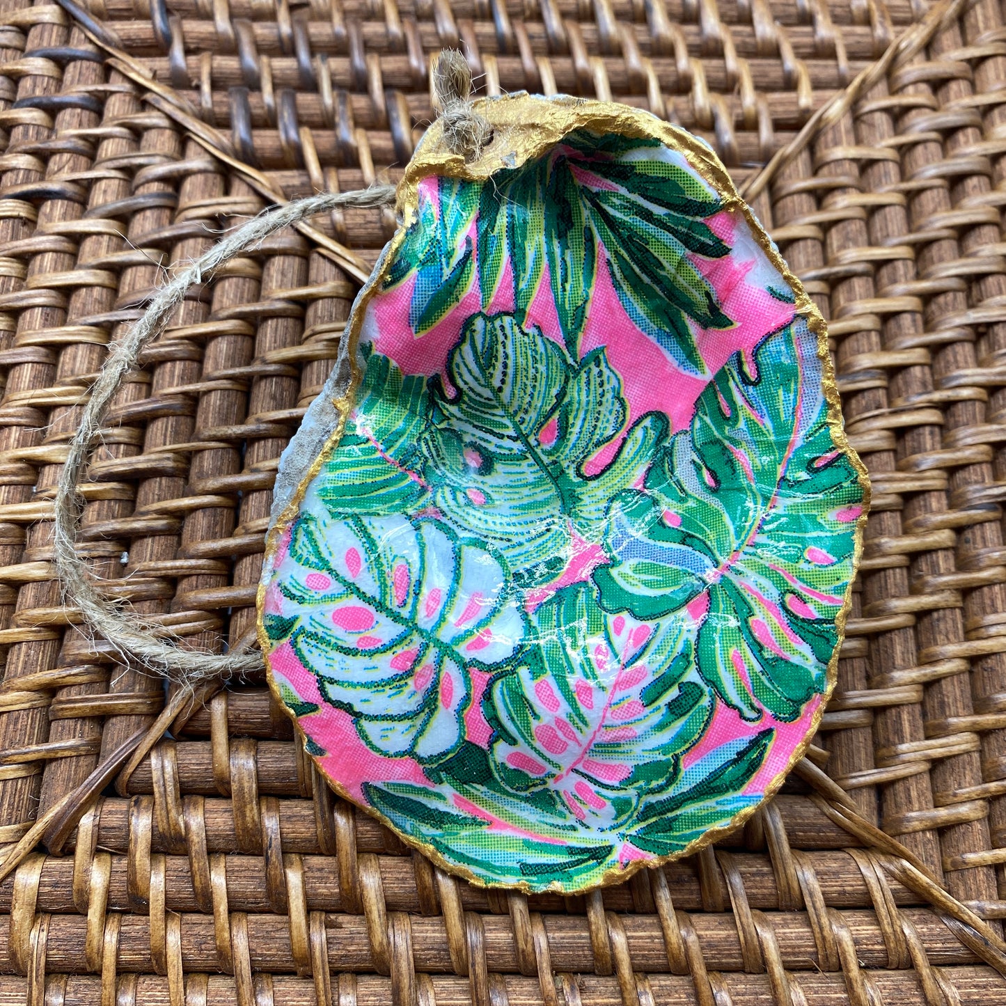 Medium Oyster Shell Gilded Decoupage, Trinket Dish, Jewelry Tray, Gift, Ornament, Event Favor