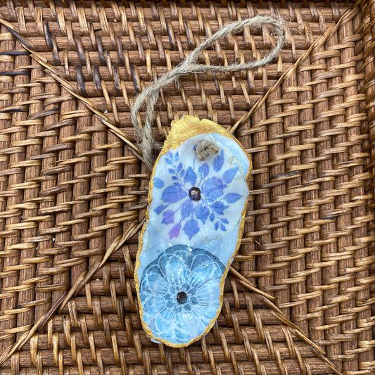 Small Oyster Shell Gilded Decoupage, Trinket Dish, Jewelry Tray, Gift, Ornament, Event Favor