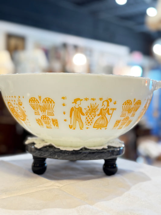 4 QT Pumpkin Amish Butterprint 444 Mixing Bowl Vintage Pyrex 1965-1966